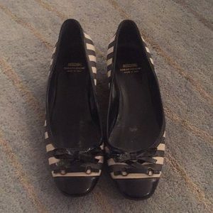 Black and white flats